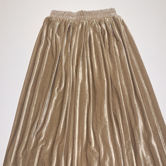 Vintage Handmade Gold Pleated Velvet Maxi Skirt - Women’s Size Small - Picture 2 of 6